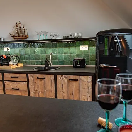 Castle Hill Premium *