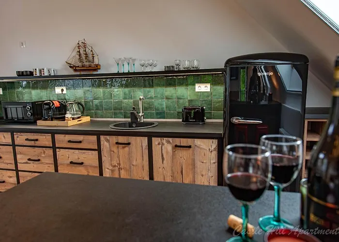 Castle Hill Premium *