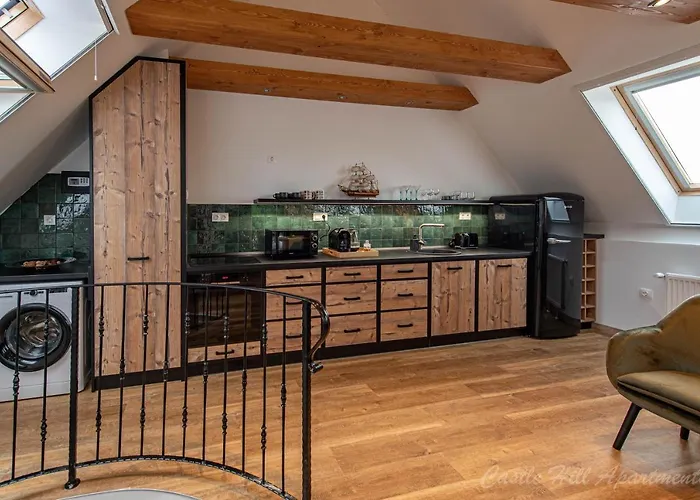 Castle Hill Premium Apartment Eger