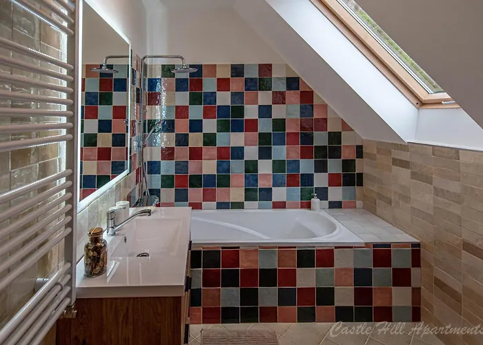 Castle Hill Premium * Eger