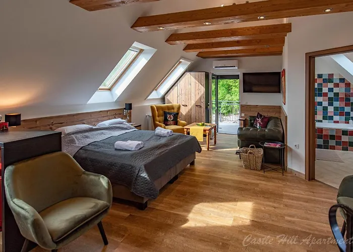 Castle Hill Premium * Eger